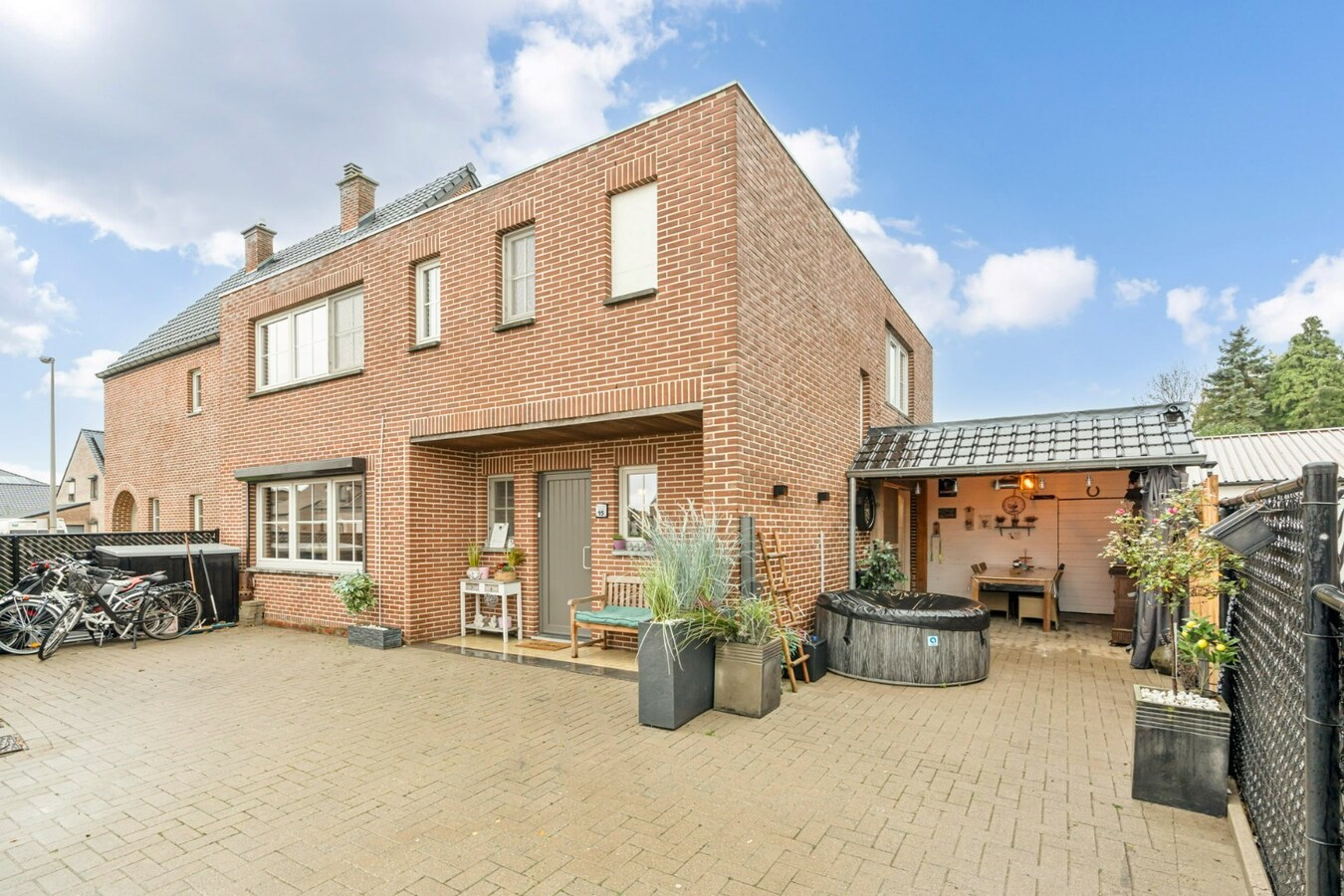 Ruime instapklare woning. 