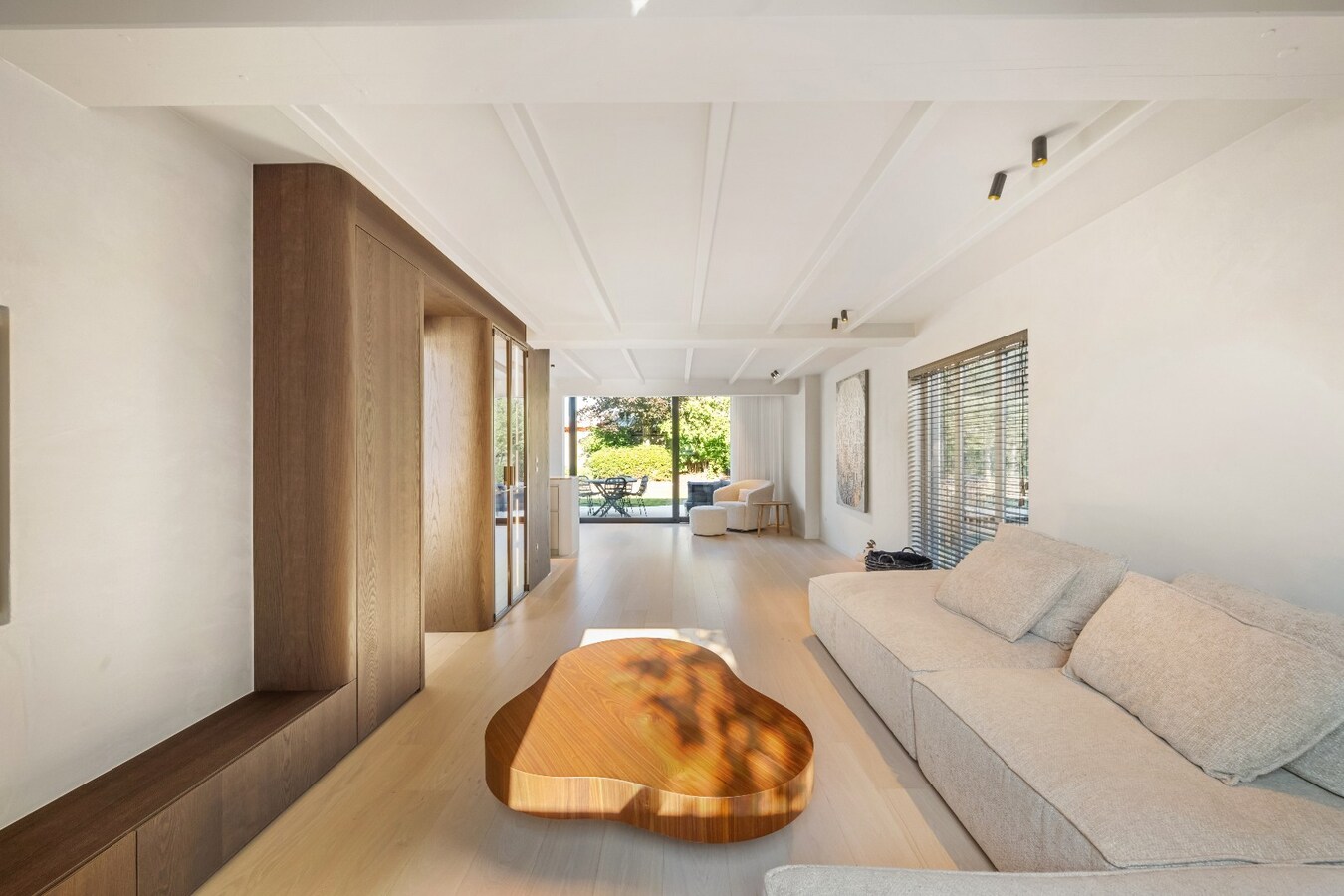 Exclusief gerenoveerde villa in een rustige doodlopende straat nabij het centrum van Knokke 
