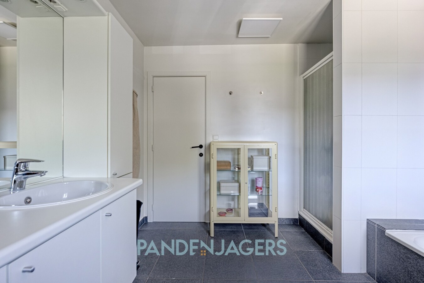 Moderne woning op het einde van een doodlopende straat te Duffel 