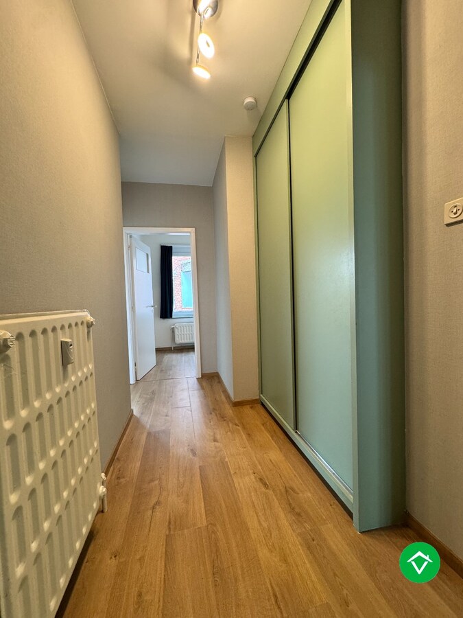 Instapklaar appartement met 2 slaapkamers en garage te Gent 