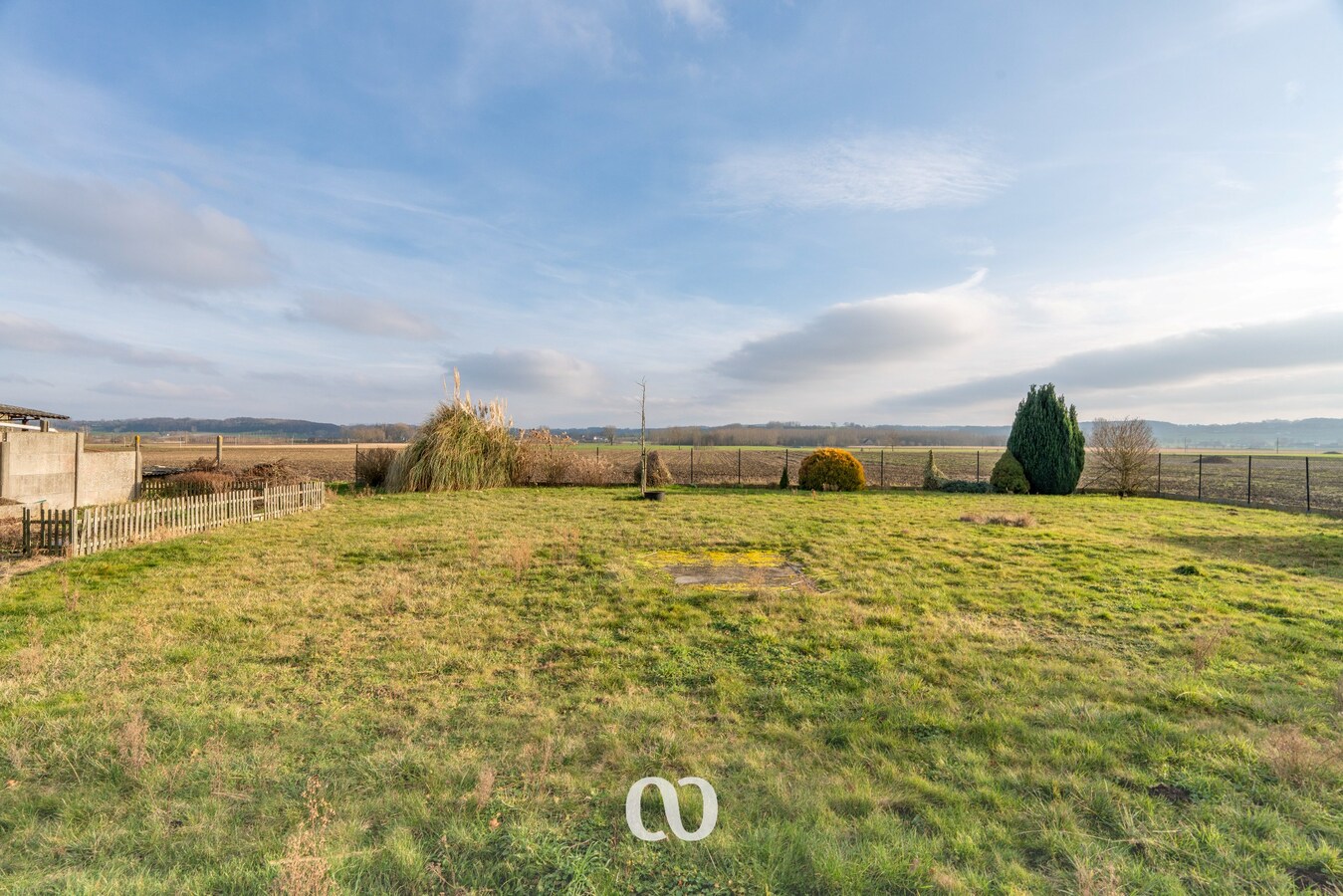 Gerenoveerde hoeve met atelier en een prachtig zicht 
