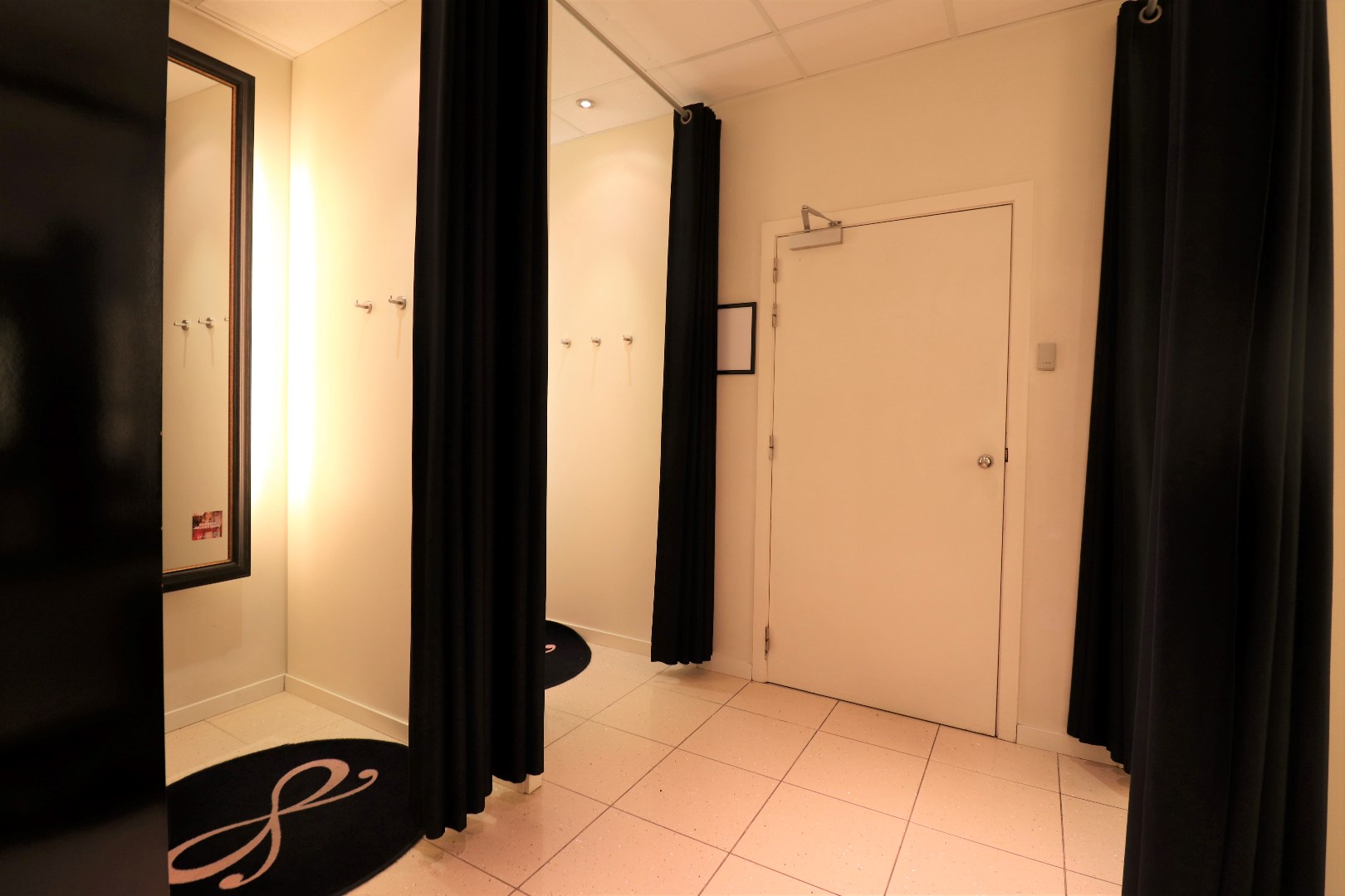 Handelsruimte te huur (120 m²) in de winkelstraat van Geel! 