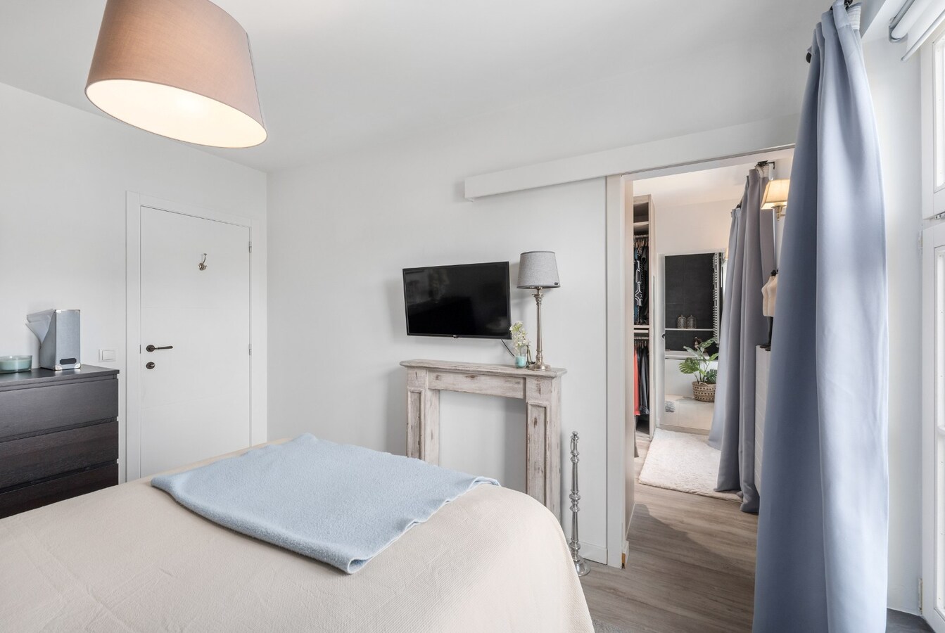 Instapklare gezinswoning met garage in Heulebrug. 
