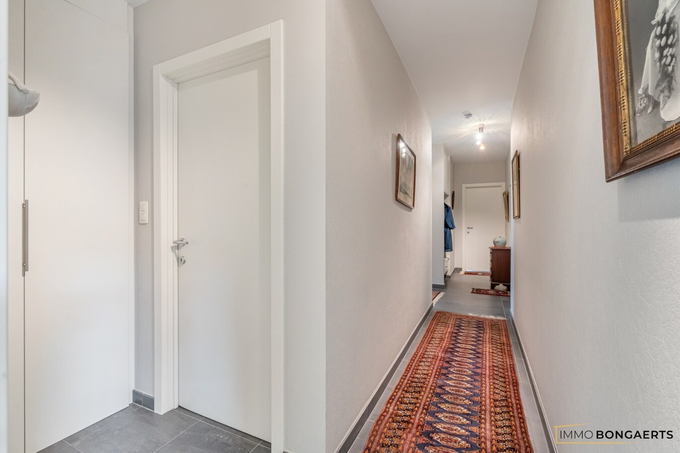 Ruim appartement met zicht op het stadsplein in het centrum van Genk 