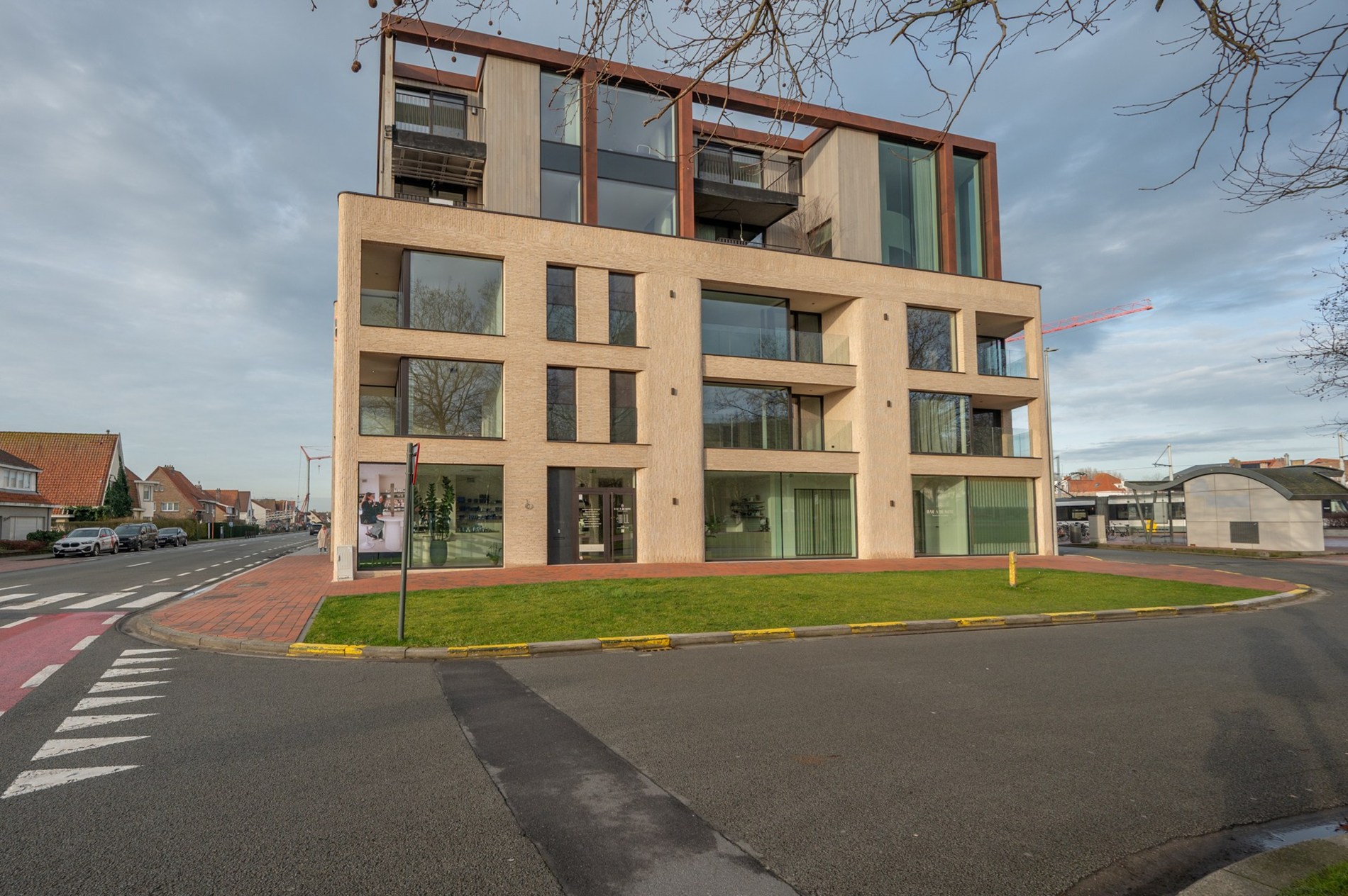 Centraal gelegen nieuwbouw-appartement in de residentie Maurice (met mogelijkheid tot aankoop van een inpandige autostaanplaats). 