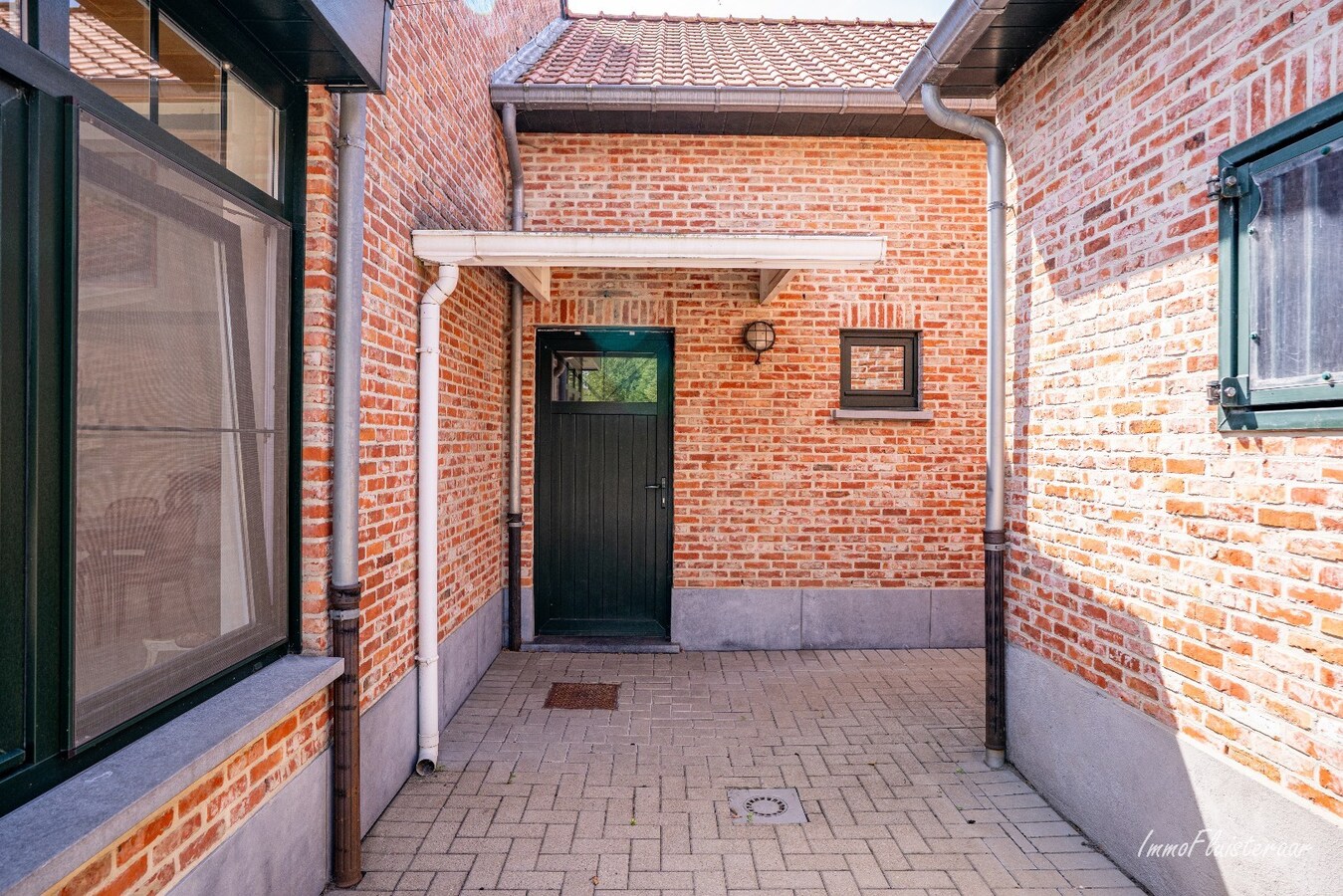 Uniek gelegen karaktervolle hoeve met twee stalgebouwen op ca. 2,4ha in Alken 