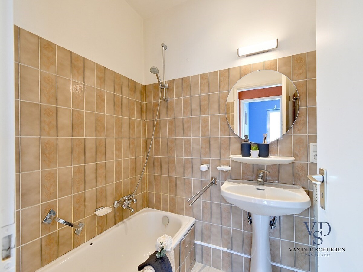 Lichtrijk appartement centrum Gavere. 