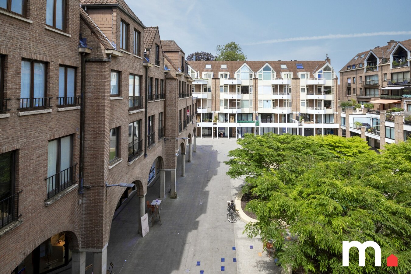 TOPPER !  Fantastisch gelegen appartement op het Overbekeplein in hartje Kortrijk ! 