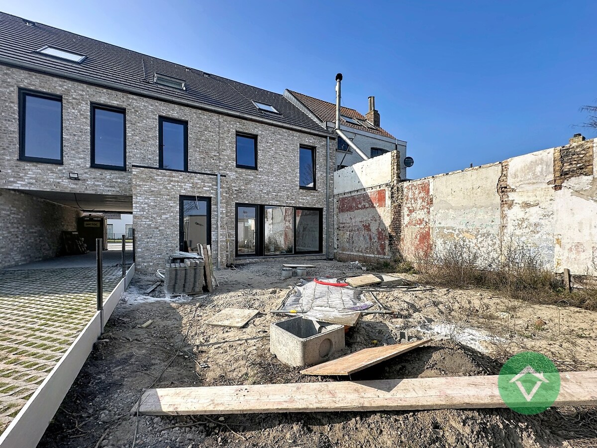 Nieuwbouwwoning met 4 slaapkamers en tuin te Lombardsijde 