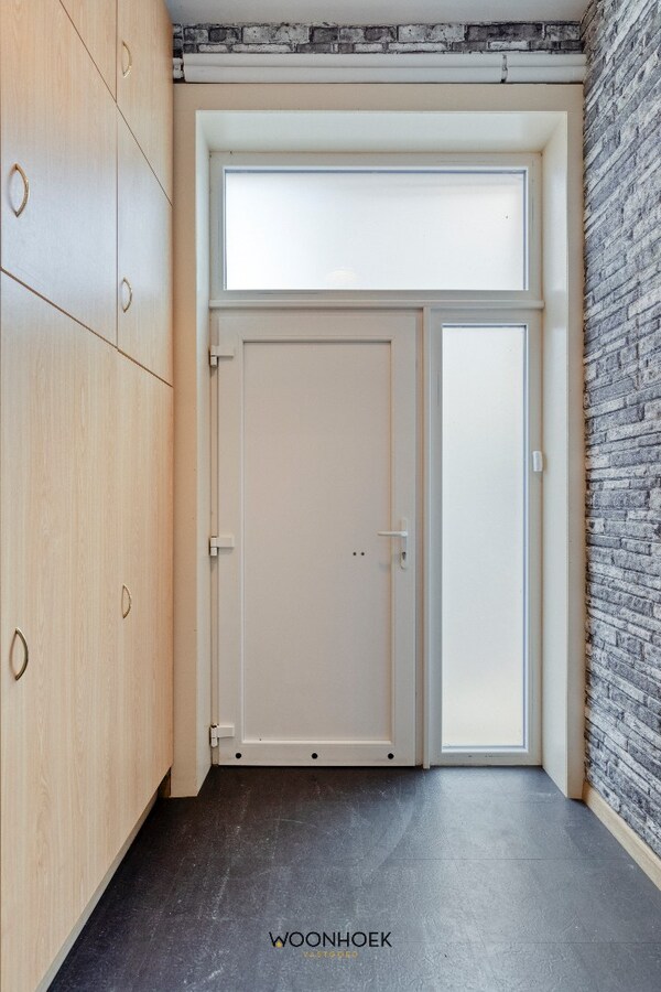 Centraal gelegen woning met 2 badkamers te Zele! 