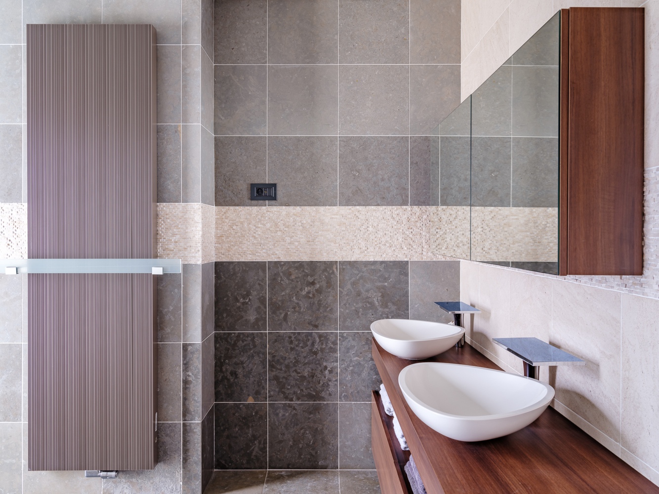 Vernieuwd herenhuis met koer 