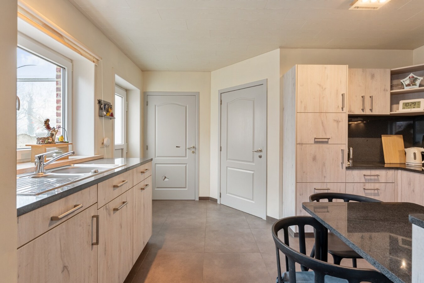 Halfvrijstaande gezinswoning op een perceel van 4a67ca op een rustige locatie te Dilsen-Stokkem. 