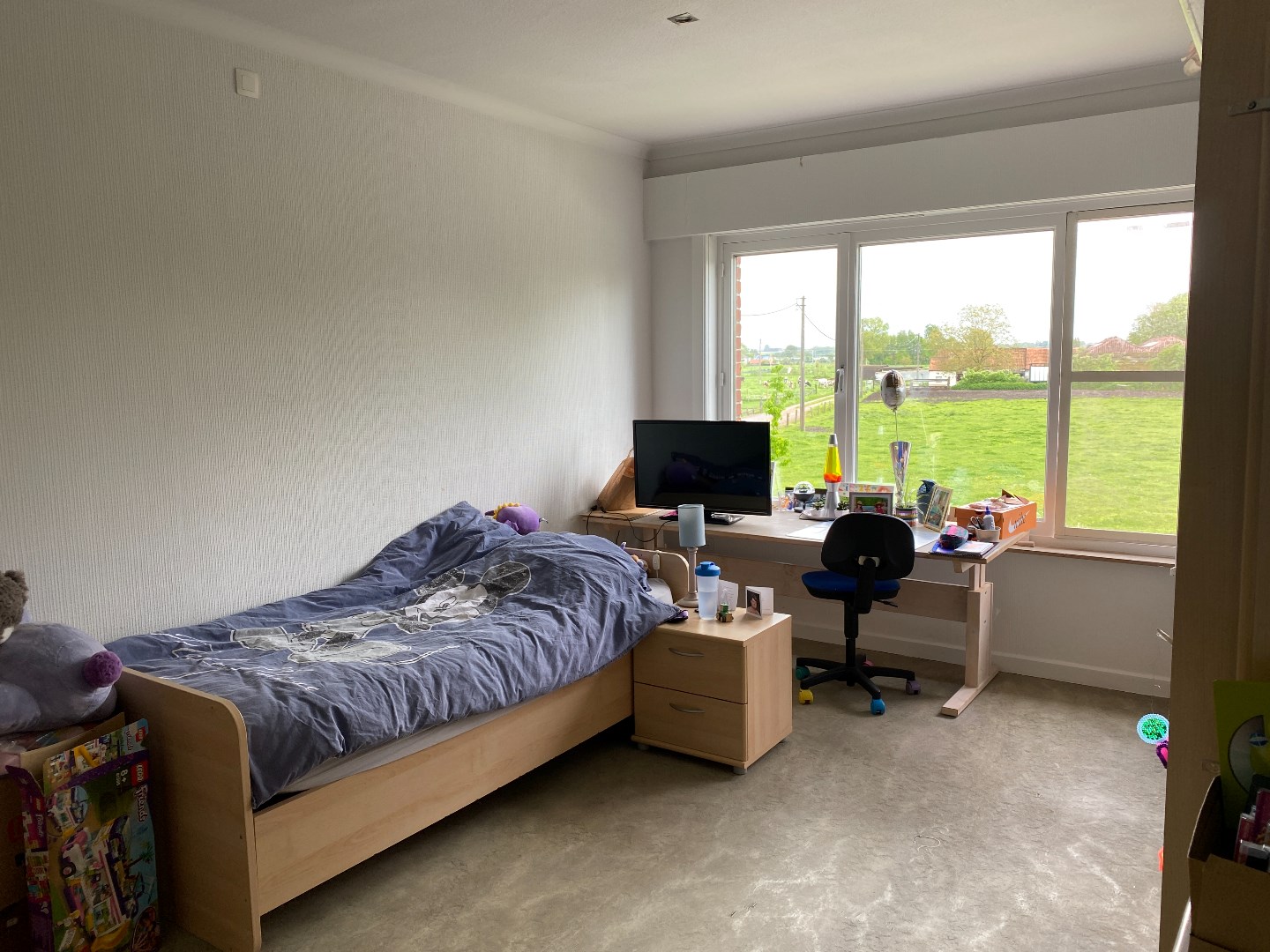 Ruime halfopen woning met tuin en garage op zeer rustige ligging! 