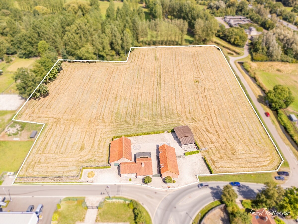 Uniek gelegen karaktervolle hoeve met twee stalgebouwen op ca. 2,4ha in Alken 