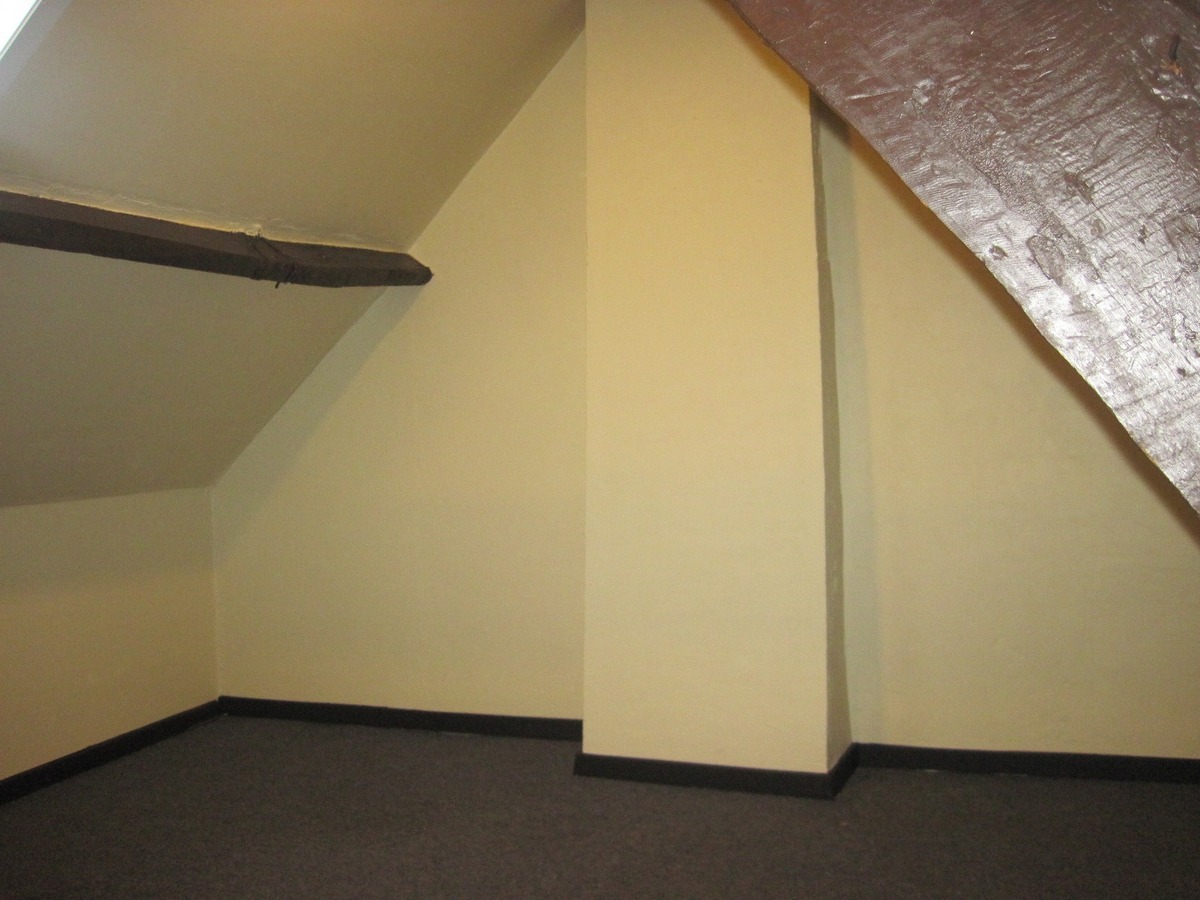 Verzorgde, authentieke rijwoning in hartje Asper. 