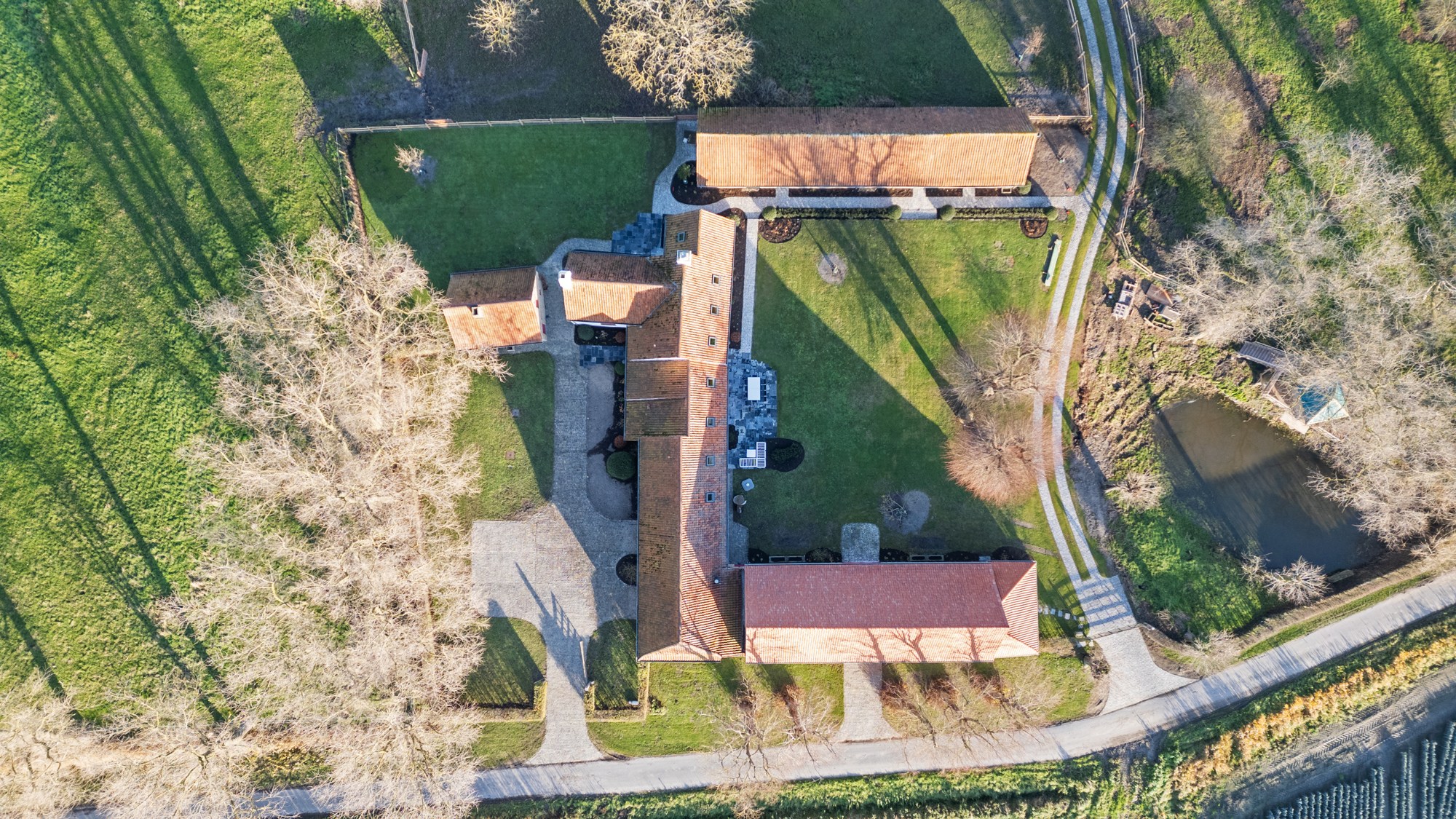 Authentiek gerenoveerde hoeve te Varsenare — een uitzonderlijk landelijke eigendom nabij Brugge 