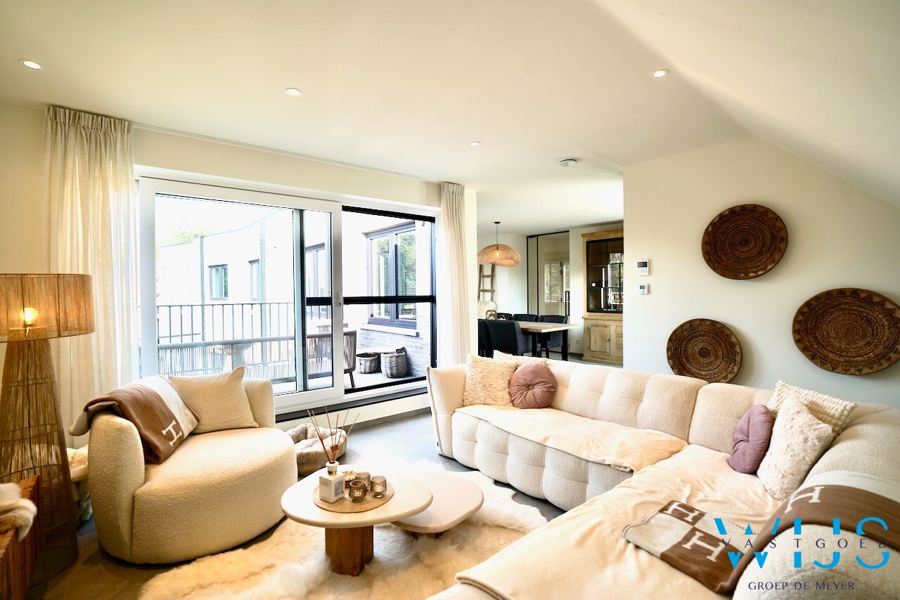 PRACHTIG dakappartement met 4 slaapkamers en 2 terrassen ! 