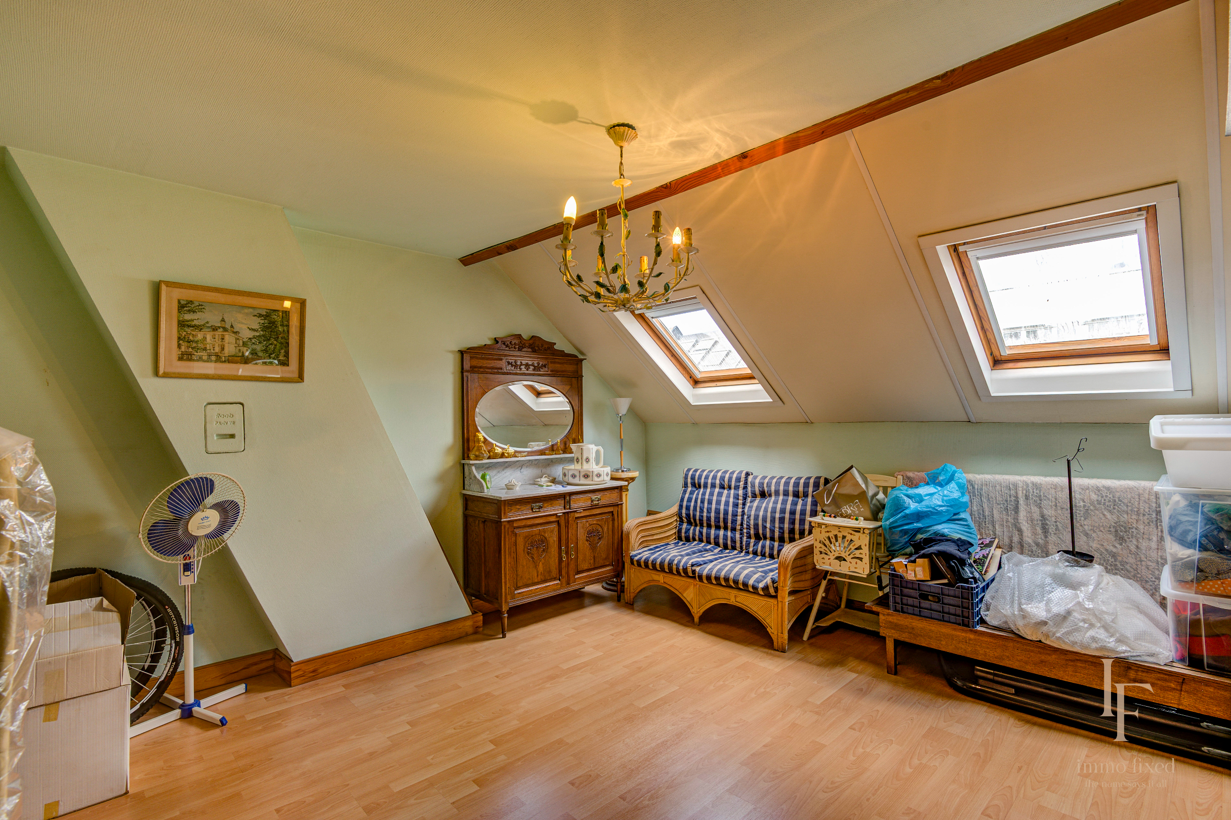 Een uitzonderlijk herenhuis met zes slaapkamers en een zuidgerichte stadstuin in hartje Antwerpen. 
