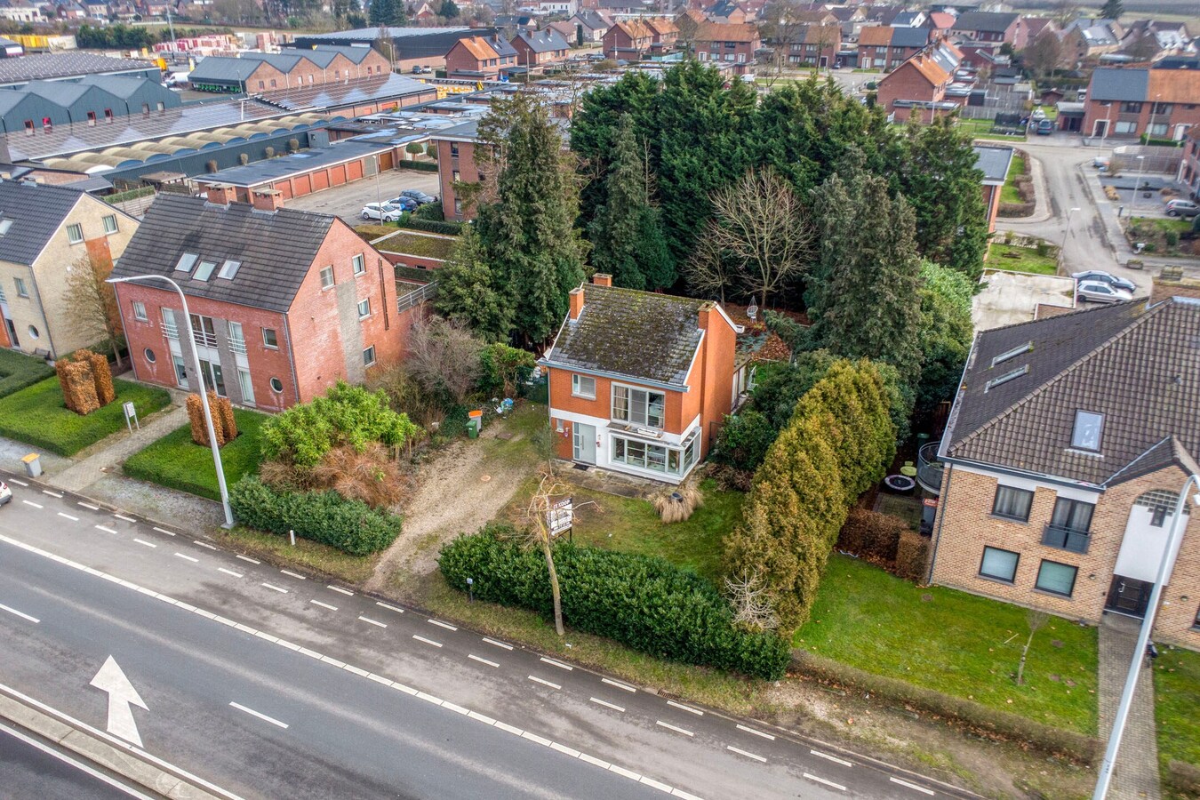 Te renoveren Vrijstaande woning. Of projectgrond (25,50 m breed). 1.146 m². 