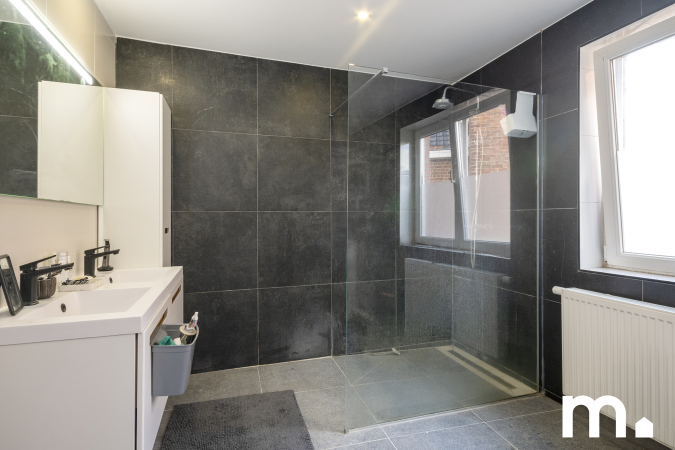 Handelspand met woonst op toplocatie te koop te Izegem 