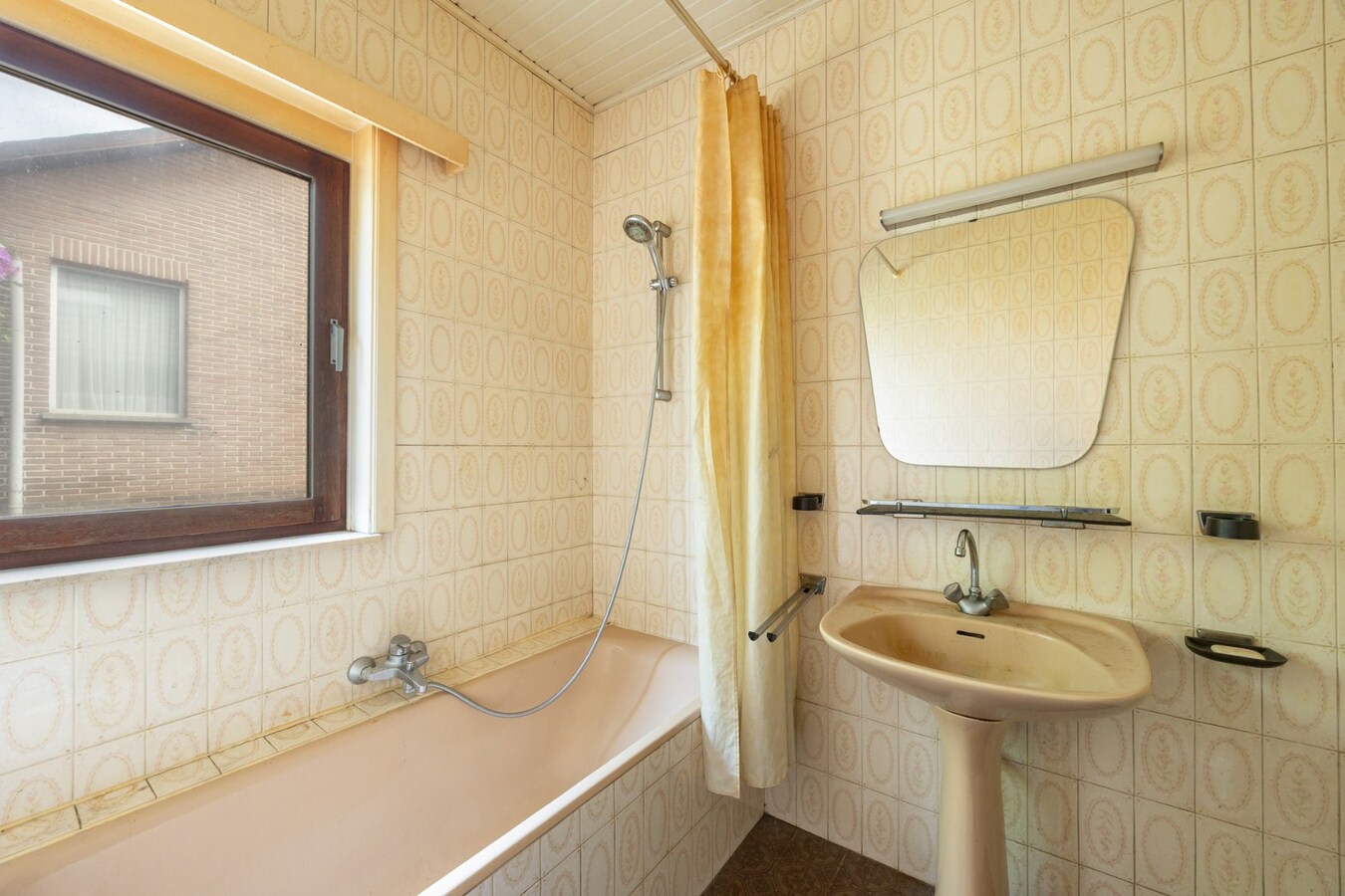 Charmante laagbouw woning met ruime tuin te Oelegem! 