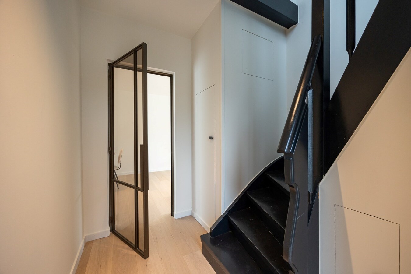 Volledig gerenoveerde HOB op een toplocatie te Kapellen! 