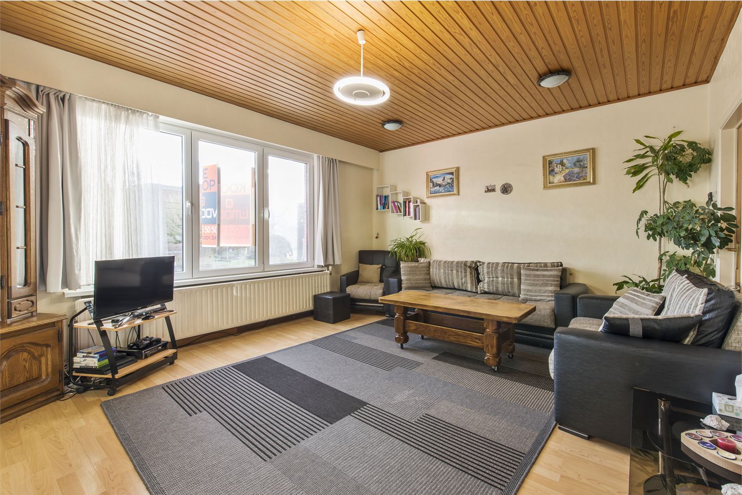 Zeer ruime woning op gunstige locatie 