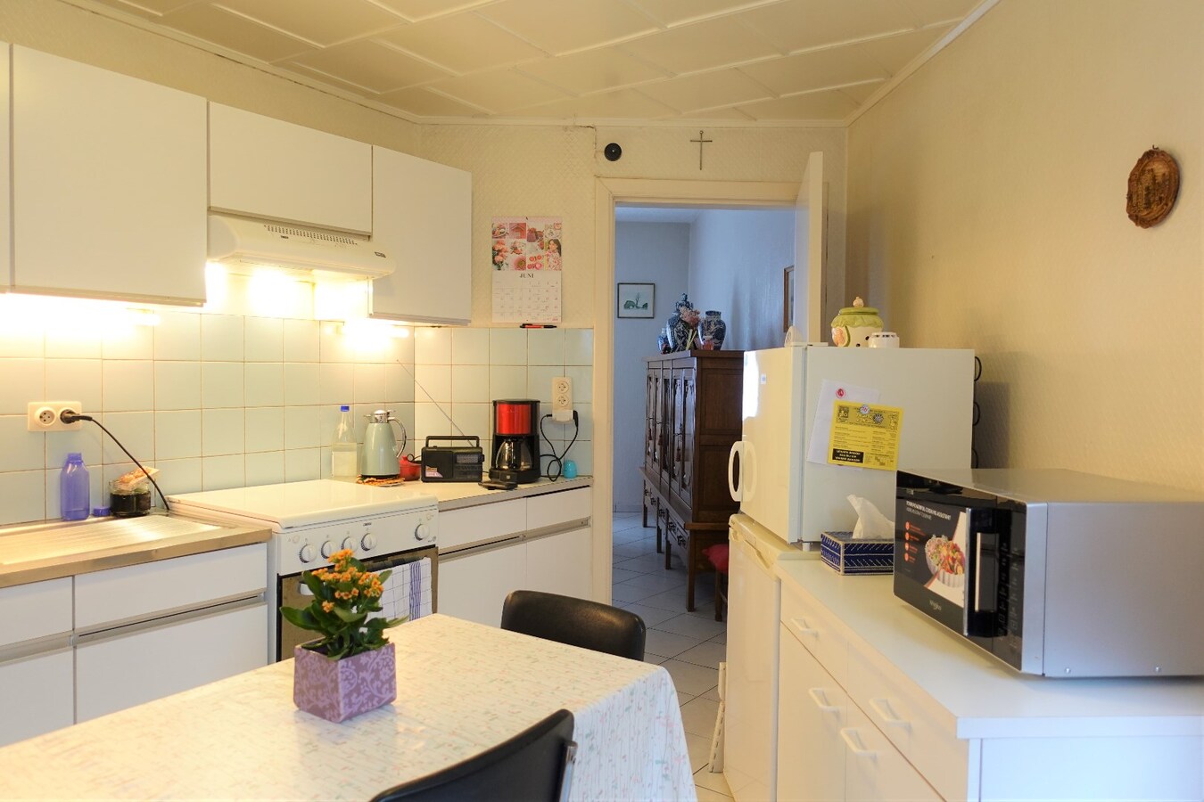 Te renoveren hoekwoning in hartje Gistel 