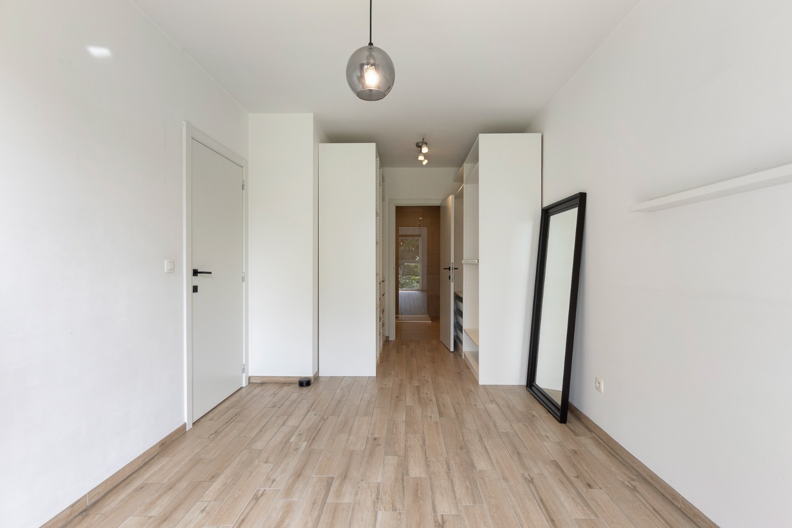 Instapklaar 1-slpk appartement te Laken 