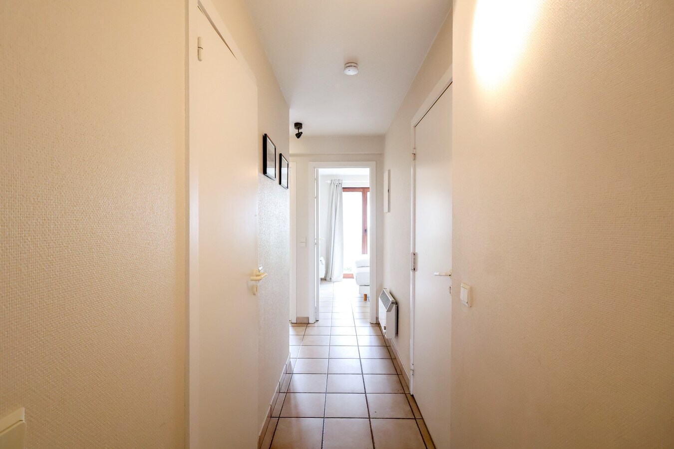 Instapklaar gelijkvloers appartement op wandelafstand van de Zeedijk en het strand! 