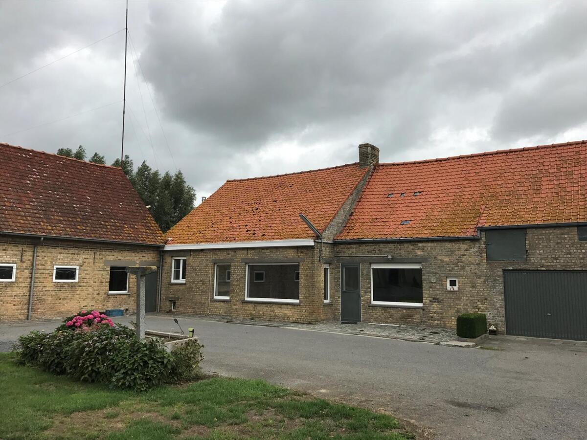 Landelijk gelegen woning met 4 slaapkamers 