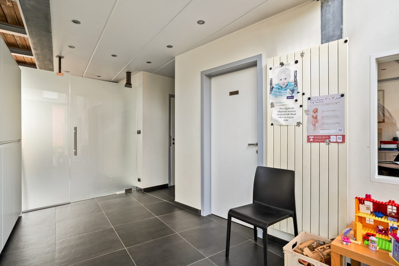 Bedrijfswoning met werkplaats op industrieterrein van Houthulst 