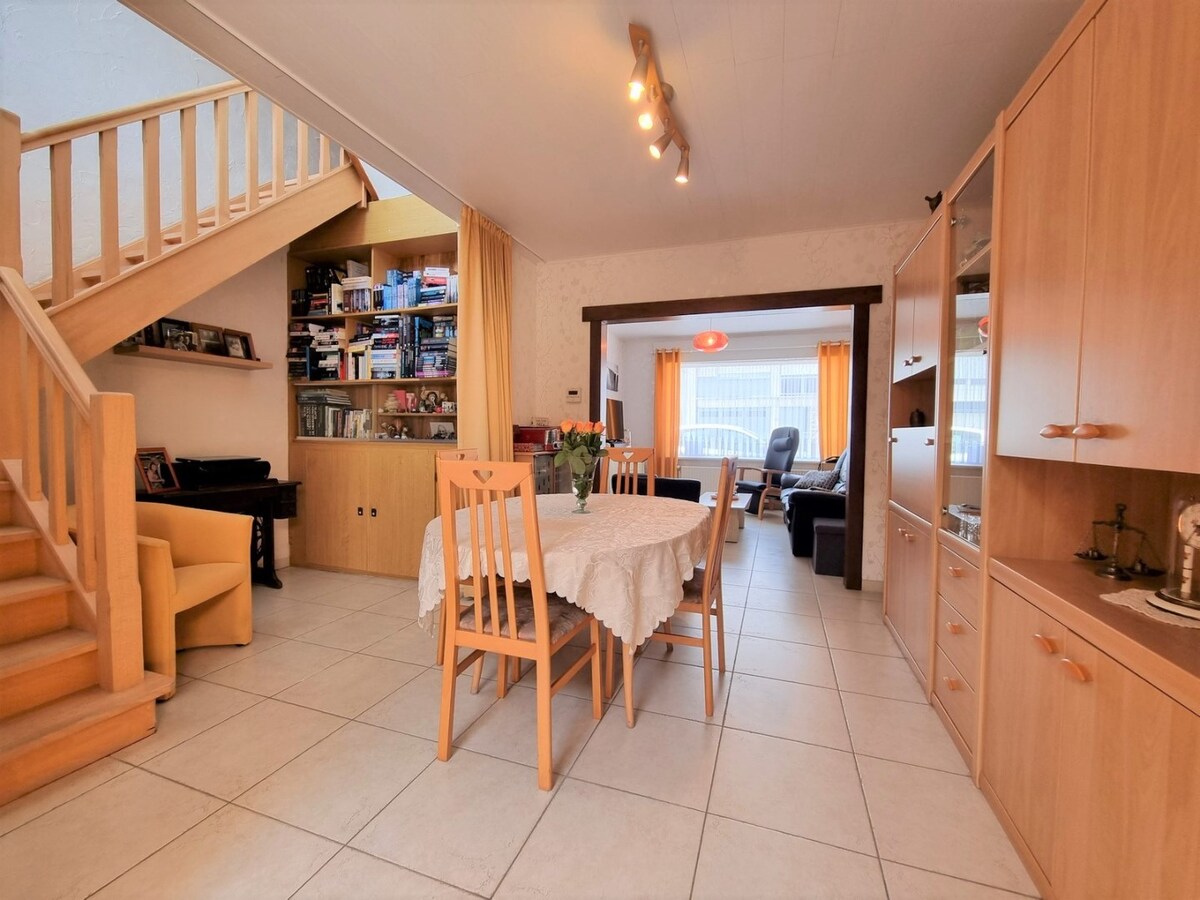 Goed gelegen, instapklare halfopen gezinswoning met tuin en garage - Zeebrugge 