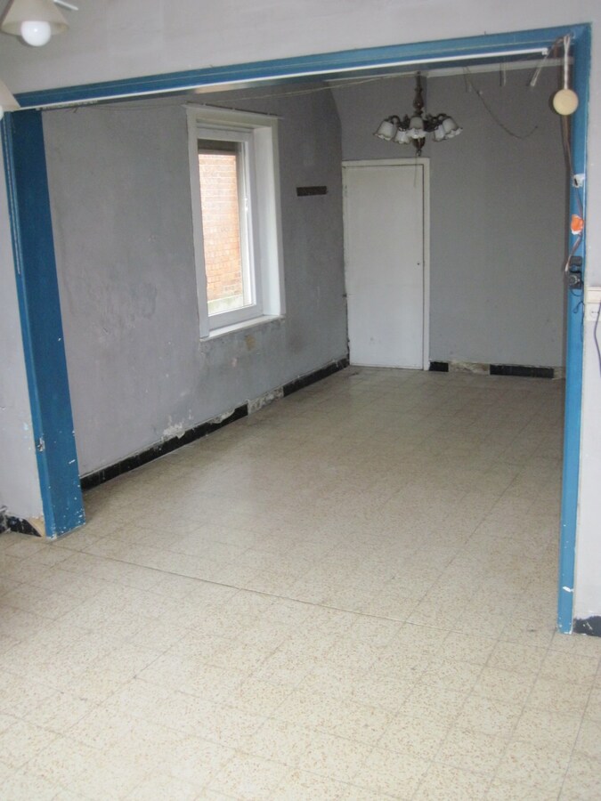 Te renoveren woning. Uitstekend gelegen. 