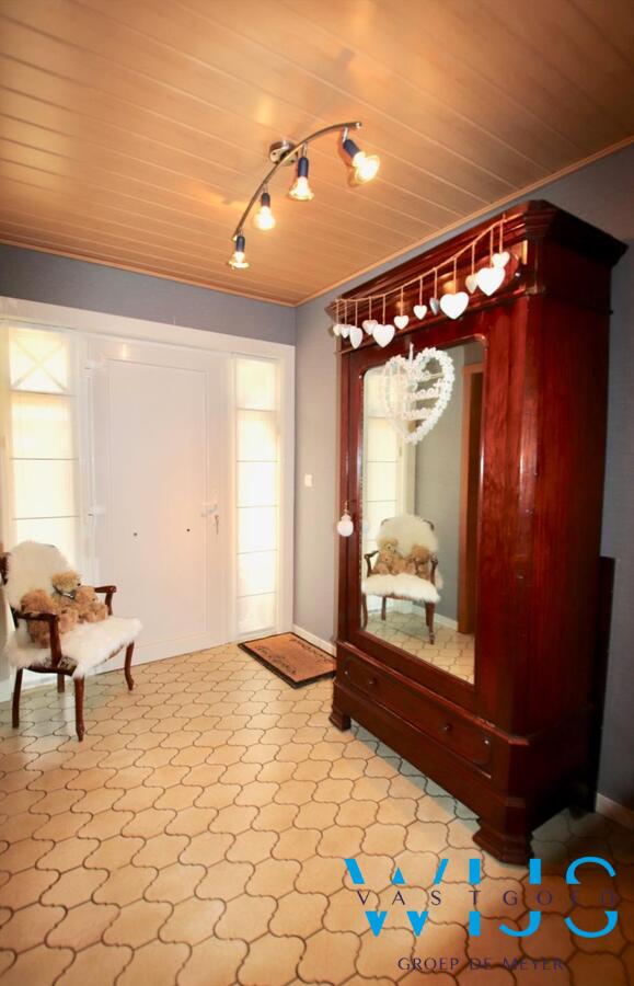 Piekfijn onderhouden en gerenoveerde bungalow te Zelzate! 