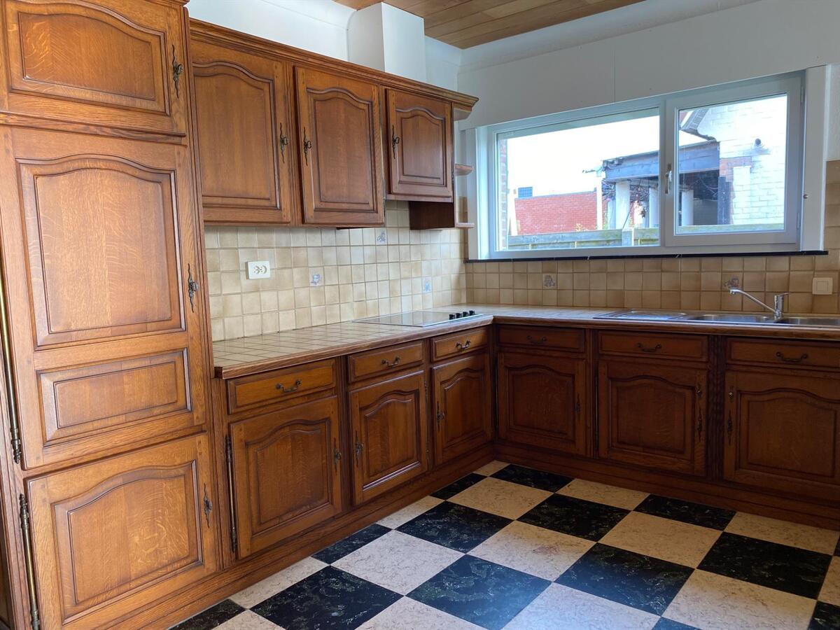 Rustig gelegen alleenstaande woning met 3 slaapkamers op 920 m² te Koekelare 