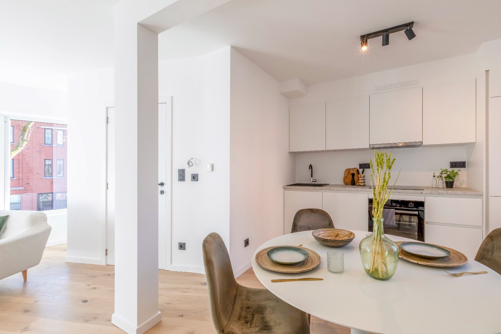 Knap instapklaar duplex app. met fietsenberging nabij het UZ 