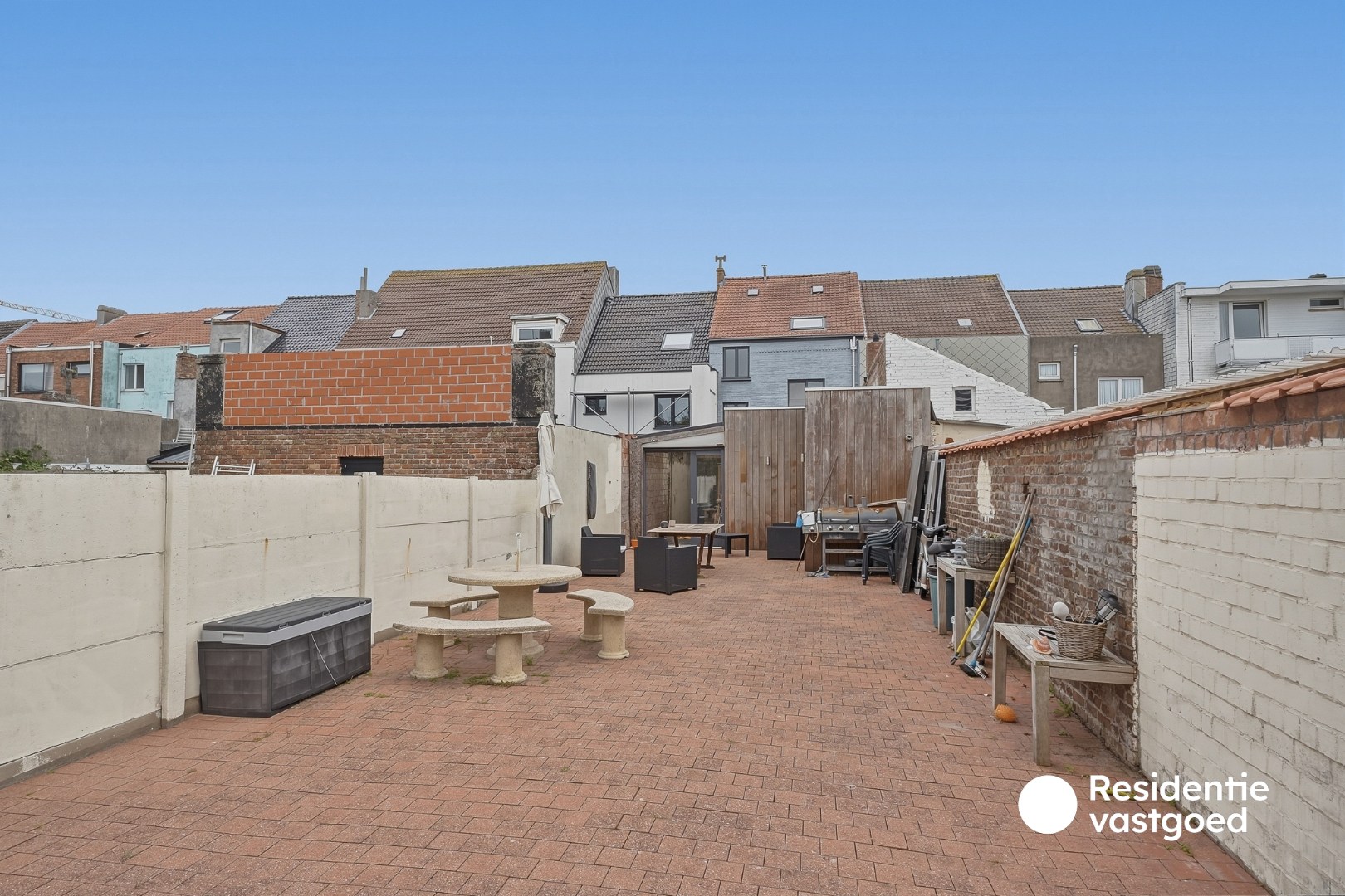 Ruime woning met 6 slaapkamers, garage, tuin en EPC B in Oostende 