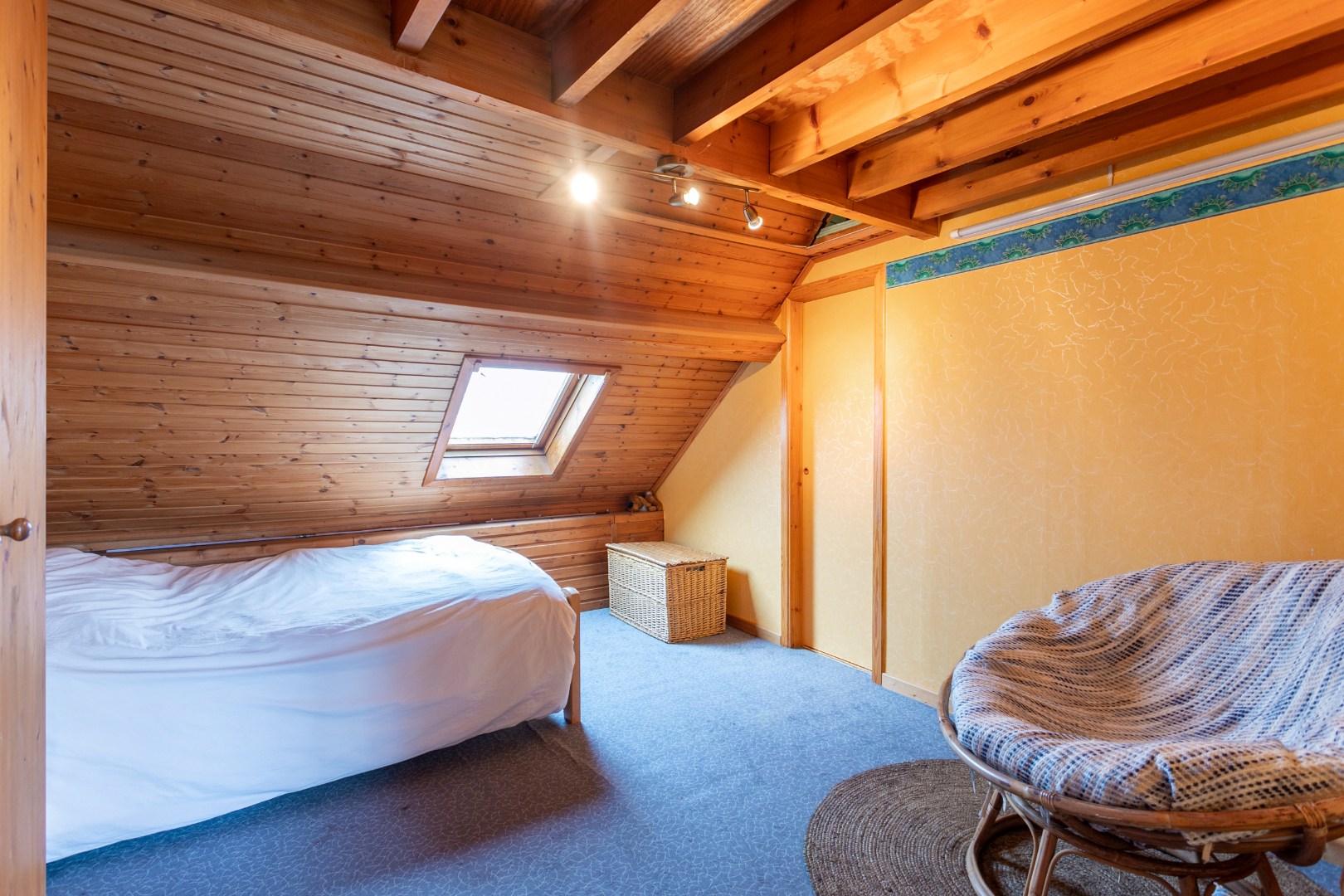 Instapklare woning met 4 slpk te Halle 