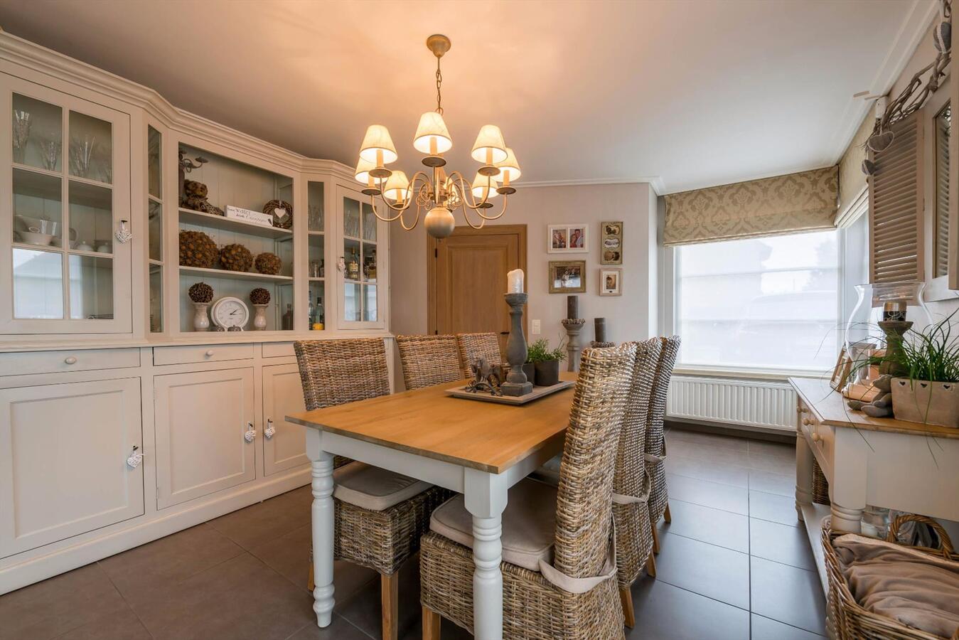 Prachtig afgewerkte halfopen woning met 3 slaapkamers 