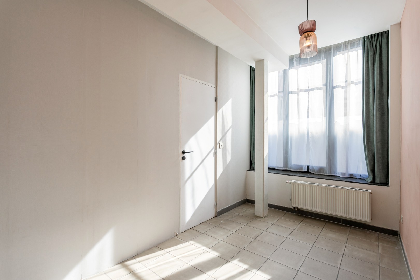 Gelijkvloers appartement met 1 slaapkamer en lage lasten in hartje Halle 