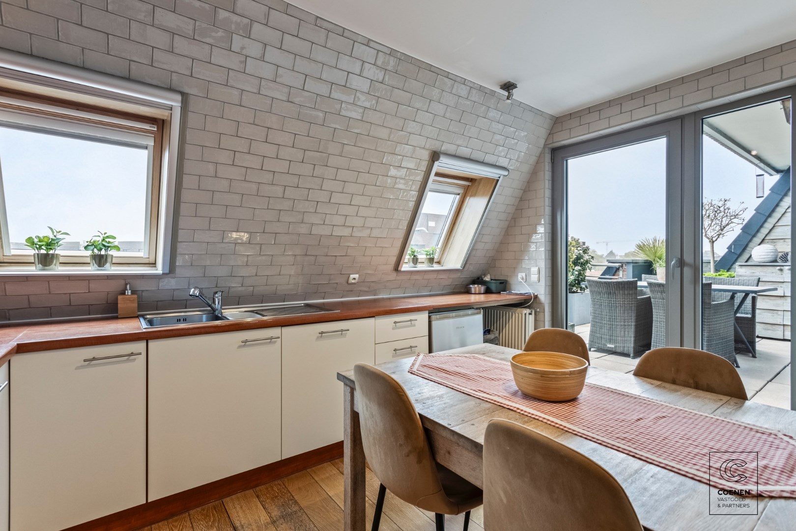 Ruim en stijlvol appartement van 146m² met zonnig terras in Lier! 