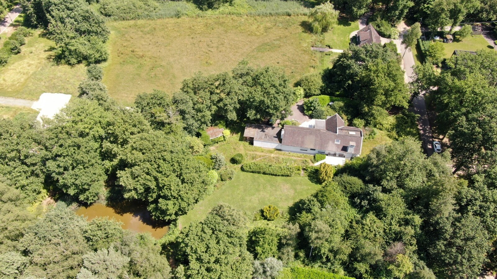 Te verkavelen grond van 6.140 m² met 64,20 meter langsheen de straat te Zoersel 