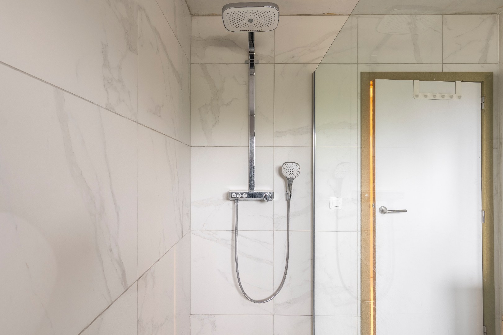 Exclusieve villa met praktijkruimte op perceel van 2001m² in Balen-Olmen 