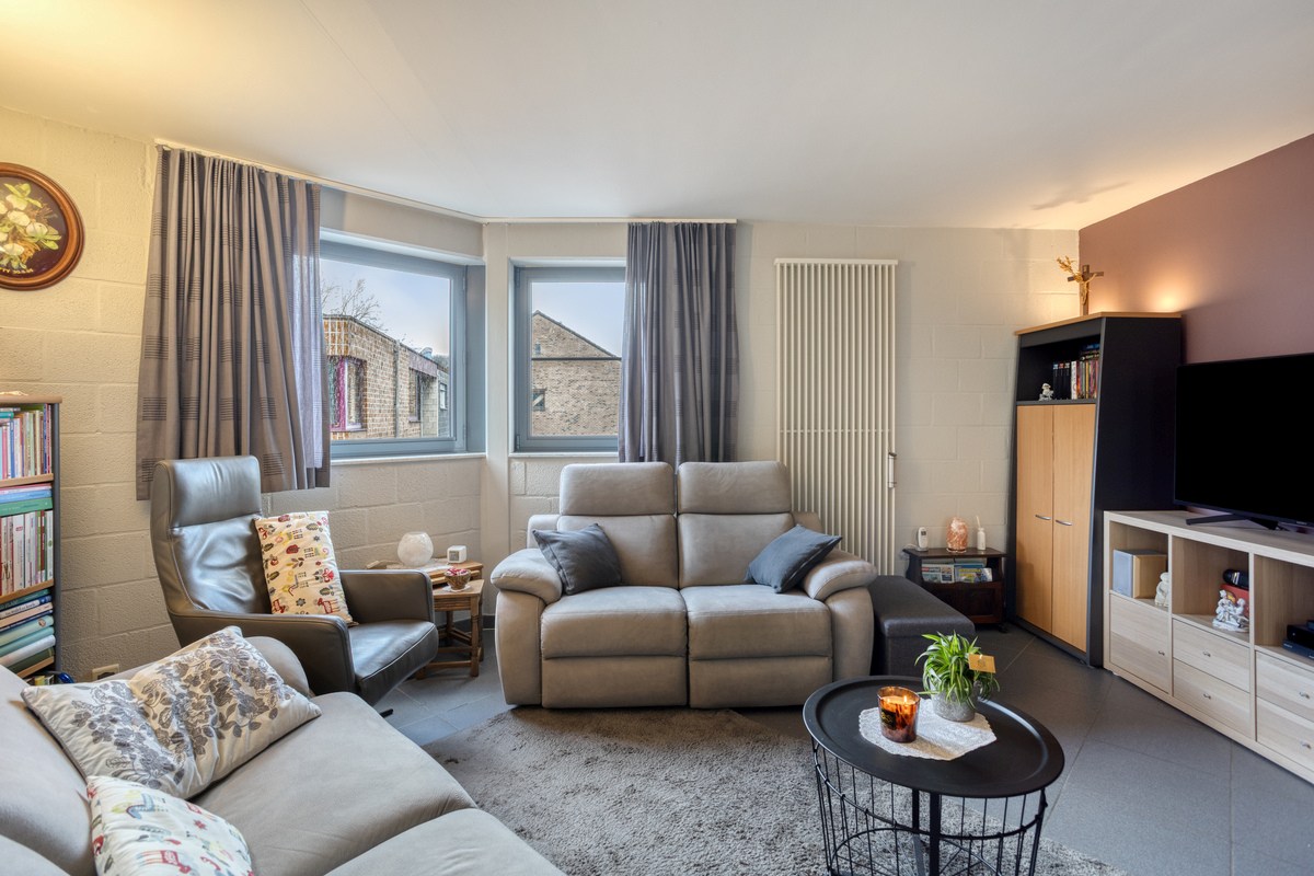 Instapklare halfopen bebouwing met 3 slaapkamers, tuin, terras en 2 carports in Kessel-Lo! – EPC 166 kWh/m² - bewoonbare opp. 146 m² 