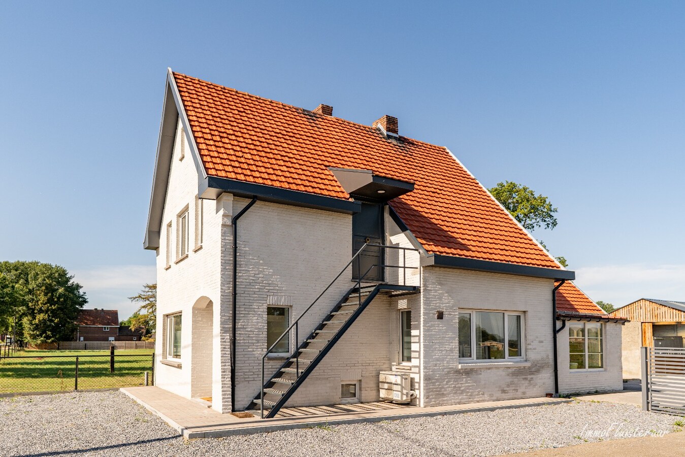 Veelzijdige woning met paardenstallen op ca. 2ha te Helchteren 