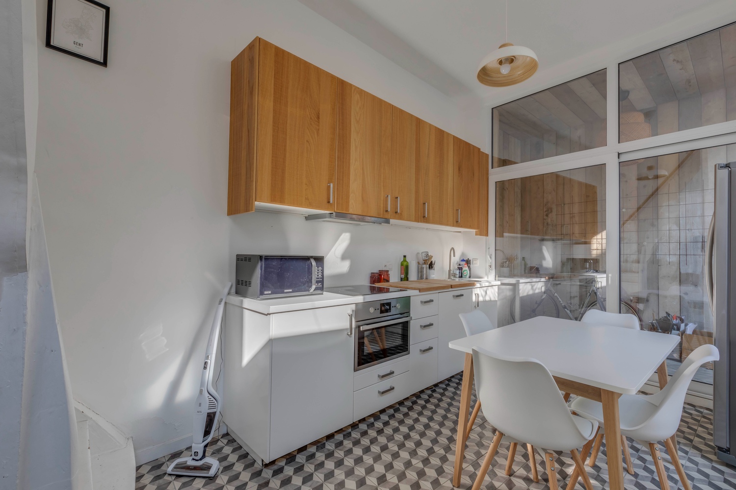 Volledig instapklare woning in Sint-Amandsberg! 