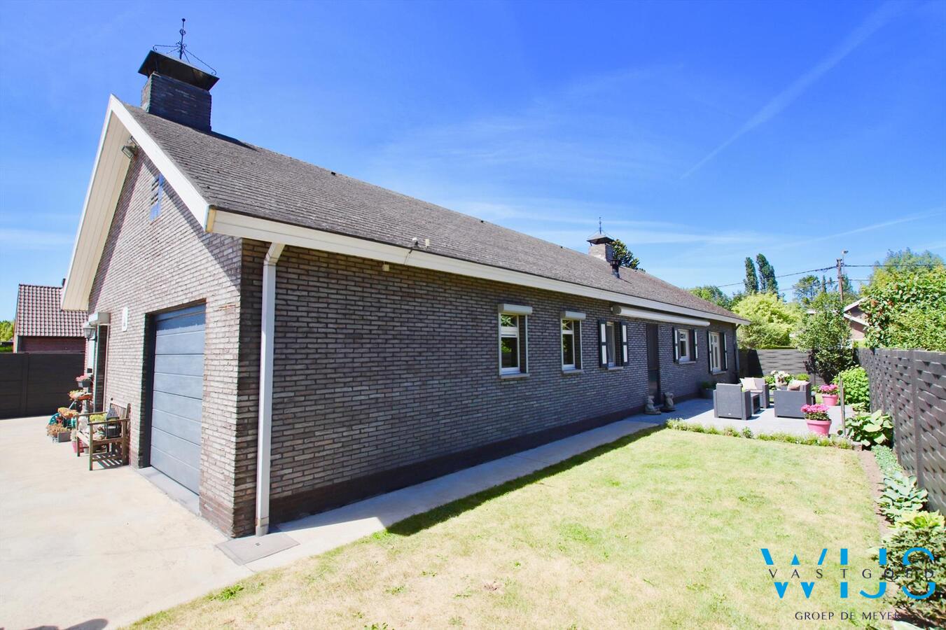 Piekfijn onderhouden en gerenoveerde bungalow te Zelzate! 