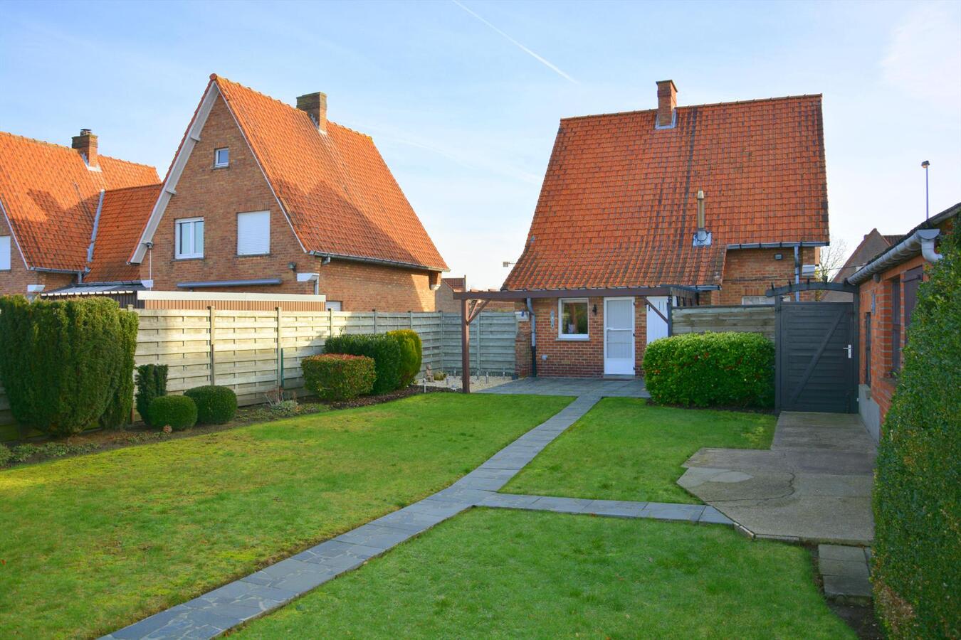 Goed gelegen woning met grote tuin 