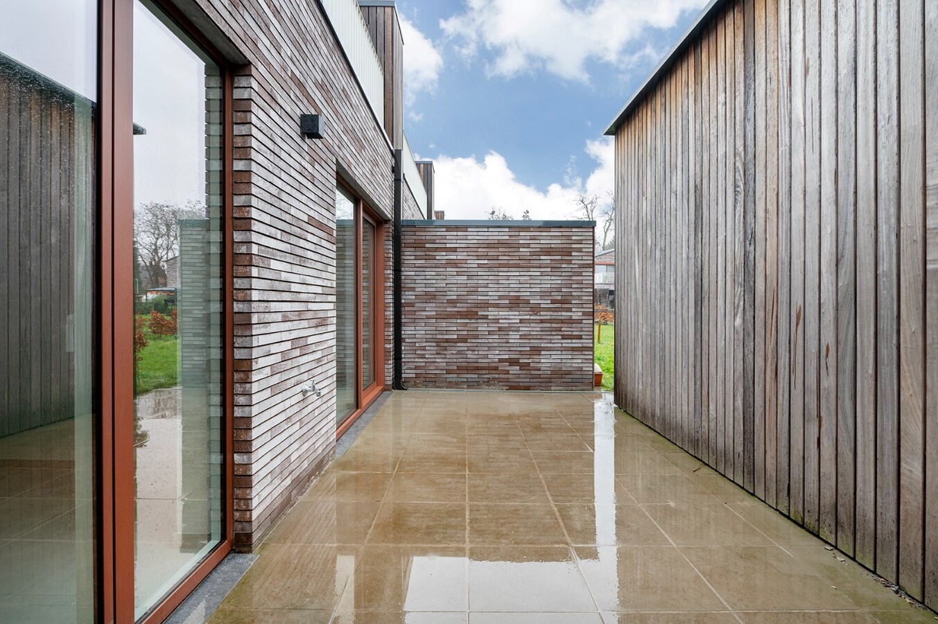 6% BTW MOGELIJK Gelijkvloers appartement met terras, lift en ondergrondse staanplaats 